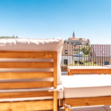 Rodinny S Vyhledem Na Zamek Apartment *